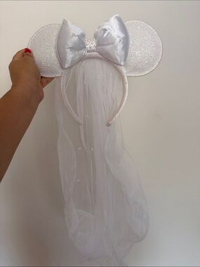 Disney’s White Sparkle Minnie Ears Headband with Veil - Bridal Minnie Ears